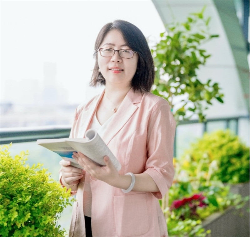祝贺！我校杨莉研究员喜获“上海市三八红旗手”荣誉称号